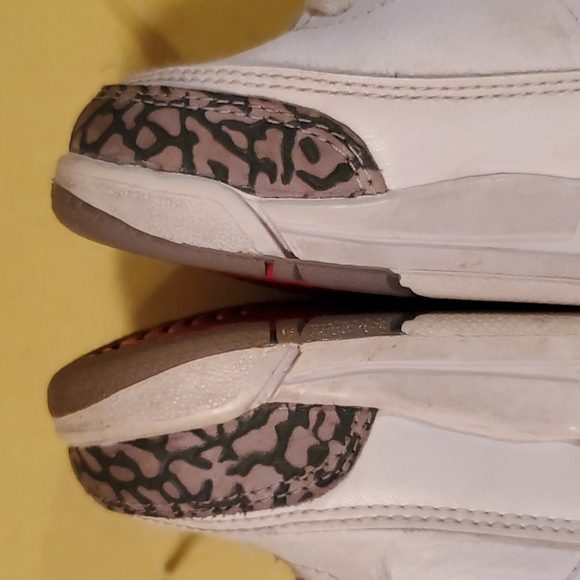 Air Jordan Retro 3 - Child Size 6C - Picture 4 of 16